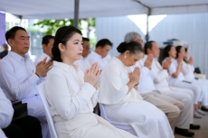 นางสาวเสาวลักษณ์ ศุภกมลเสนีย์ ผู้ตรวจราชการกระทรวงเกษตรและสหกรณ์ ได้รับมอบหมายจากปลัดกระทรวงเกษตรและสหกรณ์ ให้เข้าร่วมพิธีบวงสรวงสิ่งศักดิ์สิทธิ์ สำหรับโครงการก่อสร้างอาคารศูนย์นวัตกรรมการเรียนรู้เทคโนโลยีการเกษตรพร้อมสิ่งก่อสร้างประกอบและโครงการจัดหาครุภ