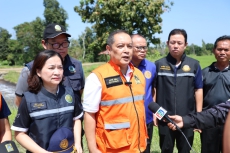 ผู้ว่าฯบุรีรัมย์นำทีมลงพื้นที่ติดตามสถานการณ์น้ำ-ตรวจความก้าวหน้าสถานีสูบน้ำลำปลายมาศ
